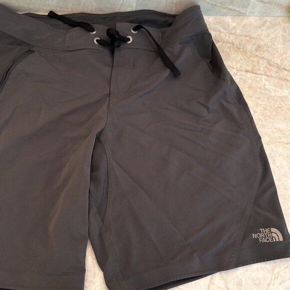 North Face Shorts - Picture 1 of 6